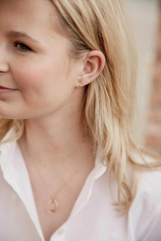 Lilly – Horseshoe ørepynt - Gull