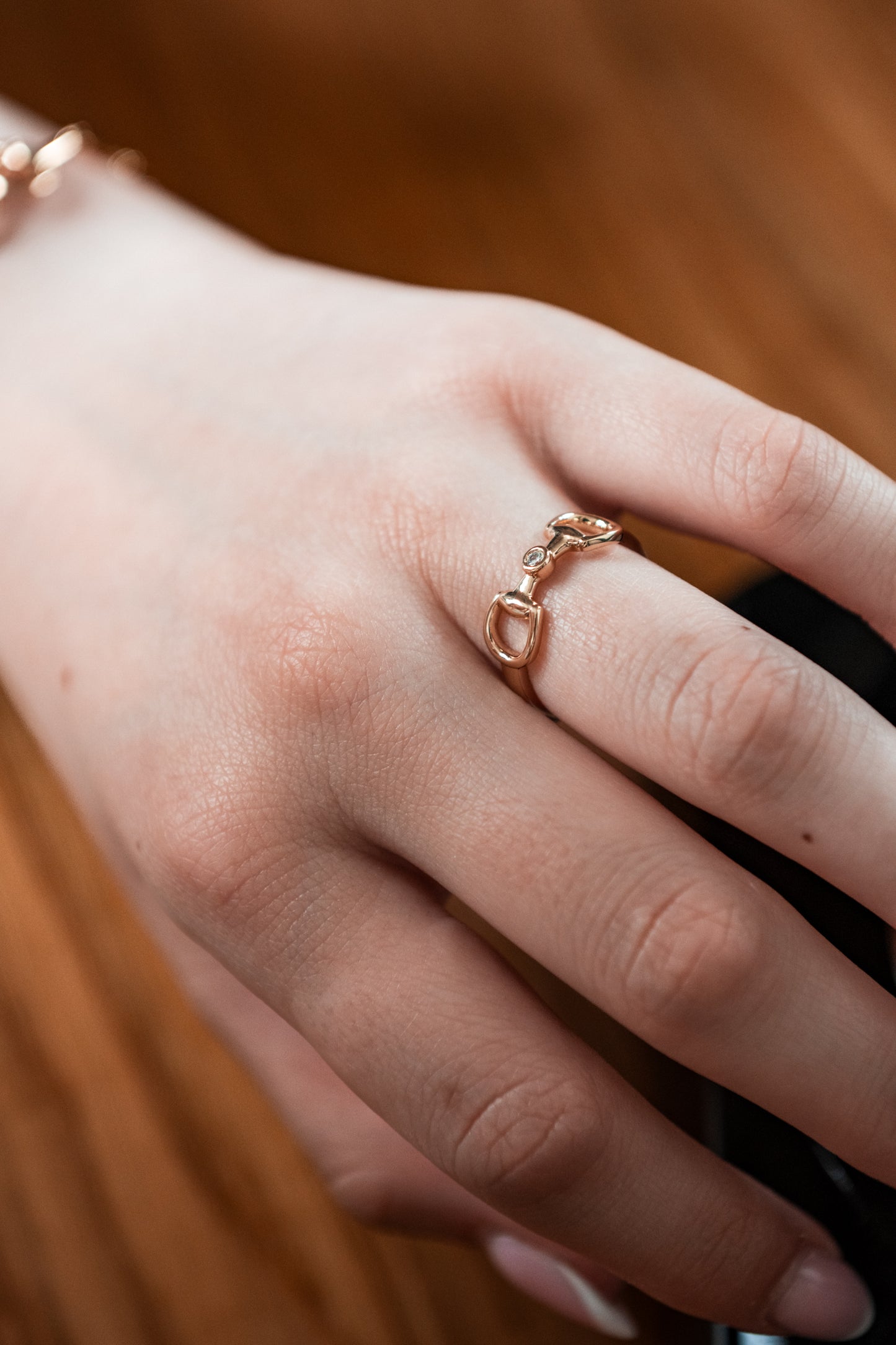 Isabelle - Horsebit Ring - Gull