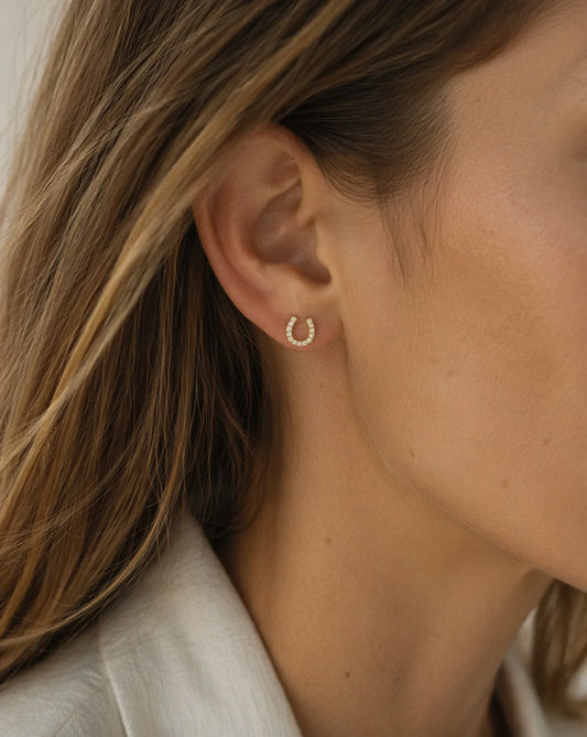 Lilly – Horseshoe ørepynt - Gull