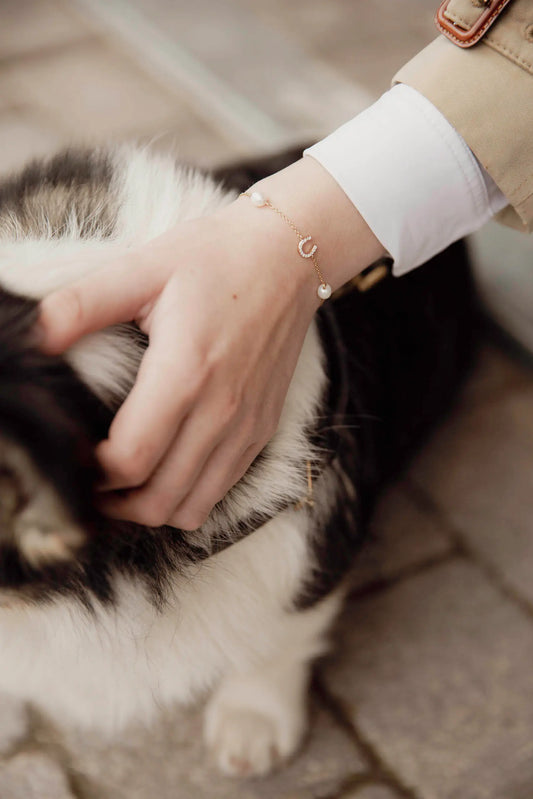 Lilly – Horseshoe perlearmbånd